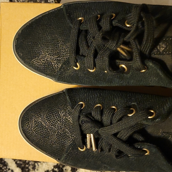 Shoes - Picture 5 of 7